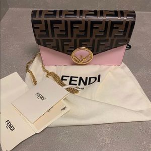 ❌SOLD❌FENDI FF PINK LEATHER MEDIUM WALLET ON CHAIN